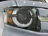 LEDヘッドライトは、点灯の瞬間から最大光量を発揮し、突然暗くなるトンネルなどでの安定感を高めます。