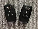 スマートキーを装備しています☆カギをカバンやポケットに入れて頂いた状態でドアロックの開閉やエンジンスタートをして頂けますよ!とても便利な装備です!