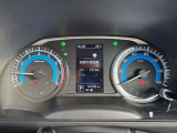 多機能なスピードメーターで運転支援システムの設定も可能です。