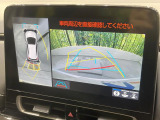 【全周囲カメラ】専用のカメラにより、上から見下ろしたような視点で360度クルマの周囲を確認することができます☆死角部分も確認しやすく、狭い場所での切り返しや駐車もスムーズに行えます。