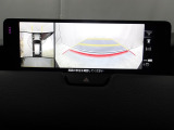 狭い場所での駐車やすれ違いなどでより的確な運転操作に役立つ360&deg;ビューモニターが装備されています。