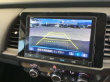 バックも安心のバックカメラ付いています。バックカメラがあると、いつでも安全にバックできますね。死角も減ります。