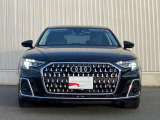 日本人デザイナーの発案によって2005年から採用されている、「シングルフレームグリル」。ひと目でAudiとわかる象徴的なデザインはAudiのブランドイメージを確立しています。