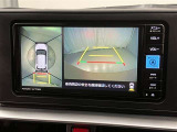 パノラミックビューモニター付きです。車両を上から見たような映像をディスプレイオーディオ画面に表示。運転席からの目視だけでは見にくい、車両周辺の状況をリアルタイムでしっかり確認できます。