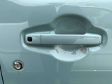 ☆お車についた傷やヘコミ、事故の修理もハヤシにお任せください。自社鈑金工場で修理ができますの安心です☆
