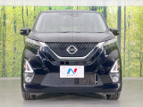 弊社では、全車『修復歴なし』のお車のみ取り扱っております。専任バイヤーによる厳選した仕入れの後、入庫後の車両チェックを行い、ネクステージが認定した高品質な中古車をご提供しております。