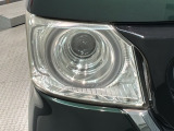 LEDヘッドライトは、点灯の瞬間から最大光量を発揮し、突然暗くなるトンネルなどでの安定感を高めます。