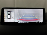 狭い場所での駐車やすれ違いなどでより的確な運転操作に役立つ360&deg;ビューモニターが装備されています。