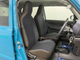 【フロントシート】さまざまな体格の方が快適に運転ができるよう配慮したシートになっております。