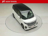 両側パワースライドドア付きだから、狭い駐車スペースなどでの乗り降りラクラク♪小さなお子さまのいるご家庭には嬉しい装備です。