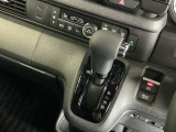 発進時から滑らかに加速する無段階変速のCVTはストップ&ゴーの多い街の中も快適です