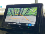 【バックカメラ】駐車時に後方がリアルタイム映像で確認できます。大型商業施設や立体駐車場での駐車時や、夜間のバック時に大活躍!運転スキルに関わらず、今や必須となった装備のひとつです!