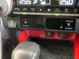 【シートベンチレーション】夏場は涼しい風でお尻や背中の熱やムレを防ぎ、冬はエアコンよりも早く温まってポカポカに!季節を問わず快適に過ごせます。