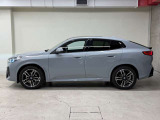 【拘りのFR】BMWが多く採用するFR車。ダイレクトでスポーティな加速感・シャープなハンドリングを実現。縦置きエンジンレイアウトにより、フラットで上質な乗り味です。
