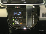 オートエアコンで暑い夏も寒い冬も快適な車内で運転出来ます。