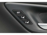 ■シートメモリー■電動パワーシートで調整した自分の着座姿勢を記憶し、ボタン一つで最適ポジションに!