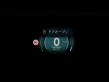 ヘッドアップディスプレイは視認性が非常に良く、運転時の視線を逸らさず様々な情報の確認が行えます。