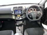 見通しのよいすっきりとした視界で、誰でも運転しやすいです。運転のしやすさは疲れにくさにも繋がりますよ♪