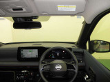 ドライバー目線で、使いやすく安全操作性と良好な視界を実現した運転席です。