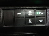 電動テールゲート仕様となります。パーキングセンサーを装備しています。全車、弊社専門スタッフによる内外装クリーニングを実施しております。綺麗な状態でご納車いたします。