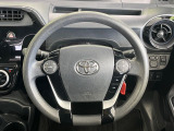 インテリアに合わせたデザインのステアリングは、運転される方のことも考え、運転しやすい形状、大きさです。是非一度、実際に触ってお確かめください。