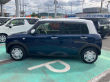 横から