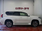 フルタイム4WD。これなら山道、雪道、砂利道、どこへでも行けちゃいます。