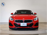 【キドニーグリル】BMWは約90年もの間、ほぼ全ての車両にひと目でBMWだと分かるこの特徴的なフロントグリルが備えられ、デザイン・アイコンとして親しまれてきました。
