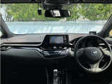 見通しのよいすっきりとした視界で、誰でも運転しやすいです。運転のしやすさは疲れにくさにも繋がりますよ♪