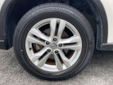 純正のアルミホイールです!お車に合ったデザインのホイールになっています!