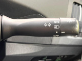 【オートライト】周りの明るさに応じて自動でヘッドライトの点灯・消灯ができる機能です!ライトの付け忘れ・消し忘れなどが無くなり、雨の日や夕方の走行も安心!トンネル通過時も便利ですね