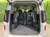 普段のお買い物や通勤、送迎等に十分な荷室スペースを確保しております。セカンドシートを倒すと、大きな荷物の積載も可能です♪