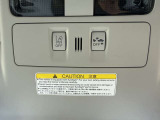 【アイサイトVer2】前方の車両等を検知し、衝突しそうな時は警報で注意を促し、ブレーキを踏む力をサポート。ブレーキを踏めなかった場合は衝突被害軽減ブレーキが作動、衝突回避をサポートします。