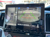 車を上からの見下ろした視点で駐車をサポートするパノラマモニターを搭載。運転席から確認しにくい車両周囲の状況を確認できます。