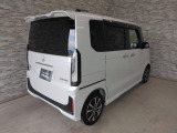 オプションになりますが、ボディーコーティングもご用意しております。新車の輝きに近づき、洗車などのお手入れも楽になりますよ。