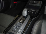 電動パーキングブレーキ・ブレーキホールドを装備してます。ホールド機能は信号待ちが多い一般道で疲労軽減になり、大好評です!