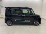 軽自動車、小型車を中心に常時300台展示車を御用意させて頂いております