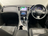 運転のための機能性とプレミアムスポーツセダンとしての質感を追求したコックピット