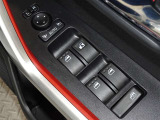 電動格納式ドアミラー・パワーウインドウを装備しています。