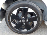 純正14インチアルミホイールに、155/65R14タイヤを装着しております。