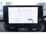 ディスプレイオーディオを装備。スマホとクルマをつなぐことで、これまでのナビに加えて、いろんなサービスが楽しめます。