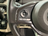 ステアリングにオーディオ操作スイッチが付いています。オーディオ画面に直接タッチしなくても操作が出来ますので、運転に集中できます。