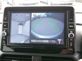 まるで上空から見下ろしているような感じで駐車が楽にできるインテリジェントアラウンドビューモニター!幅寄せが苦手な方でもサイドビューで確認することができますよ♪