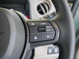 【ACC〈アダプティブ・クルーズ・コントロール〉】予め設定した車速内でクルマが自動的に加減速。前走車との適切な車間距離を維持しながら追従走行しドライバーの運転負荷を軽減します。