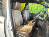 運転席シート廻りは使用感も少なく、良好な状態となっています。丁寧に使われていたことがよくわかりますね。
