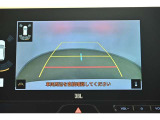 バックガイドモニターで、後方を確認しながら安心して駐車することができます。運転初心者も熟練者も必須の機能ですよ!