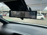 スマートルームミラー♪たくさん荷物を載せても、バックカメラで映像を映すので後方の視界も確保!!様々なシーンで活躍する便利装備☆