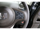 Hondaセンシングの機能のひとつ、アダプティブクルーズコントロール付!アクセルから足を離しても設定したスピードと前車との車間を保ち走行してくれます!車線維持もアシスト☆高速道路で疲労軽減ですね☆
