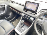 店舗にて現車の確認もいただけますので、お電話で在庫のご確認の上是非ご来店くださいませ。
