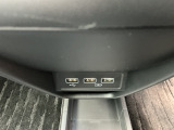 充電用USBジャックも付いてます